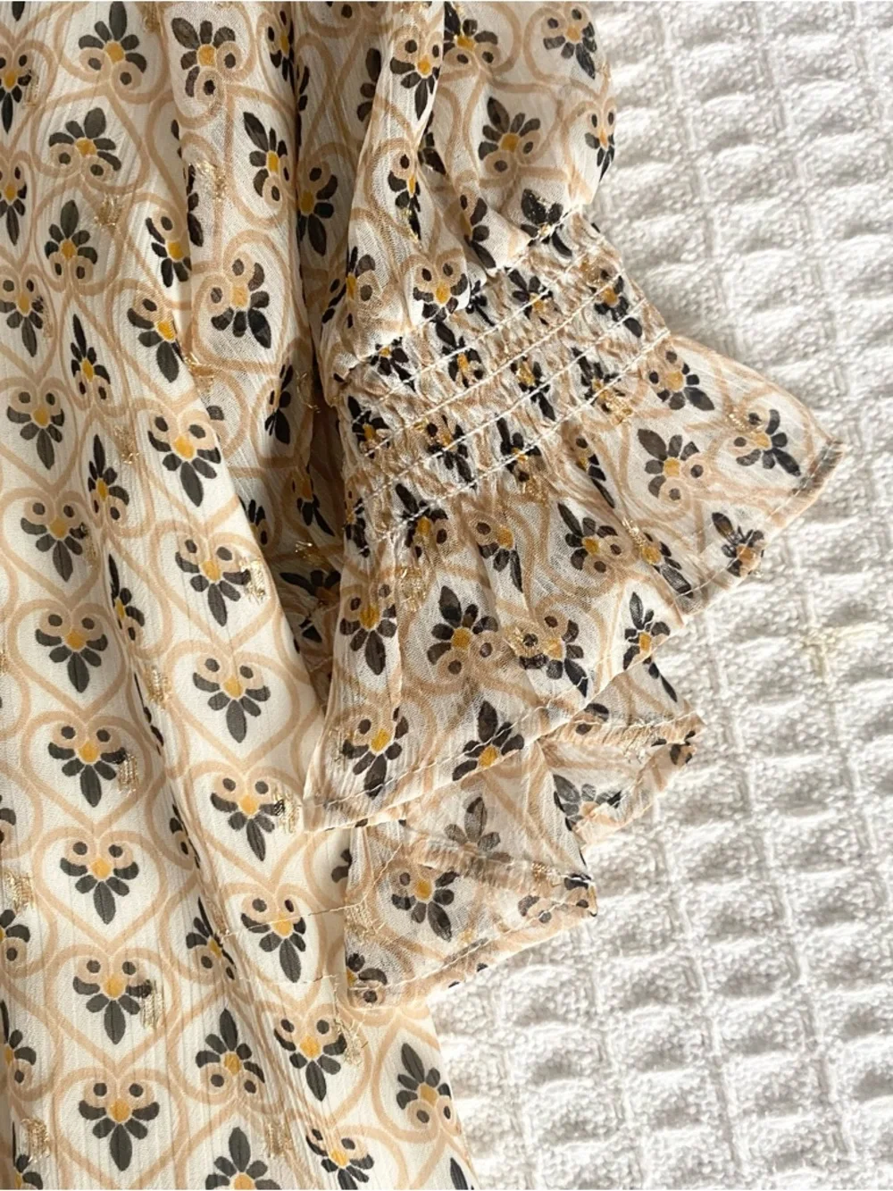 Ann Taylor Cream Tan Gold Patterned Button-Down Blouse